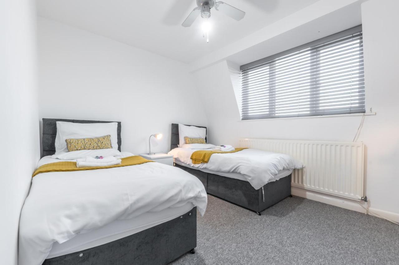 Best Price! Large Home For 4 - Smart Tv - Comfy Beds - Garden - 4 Single Beds Or 2 Doubles! ポーツマス エクステリア 写真